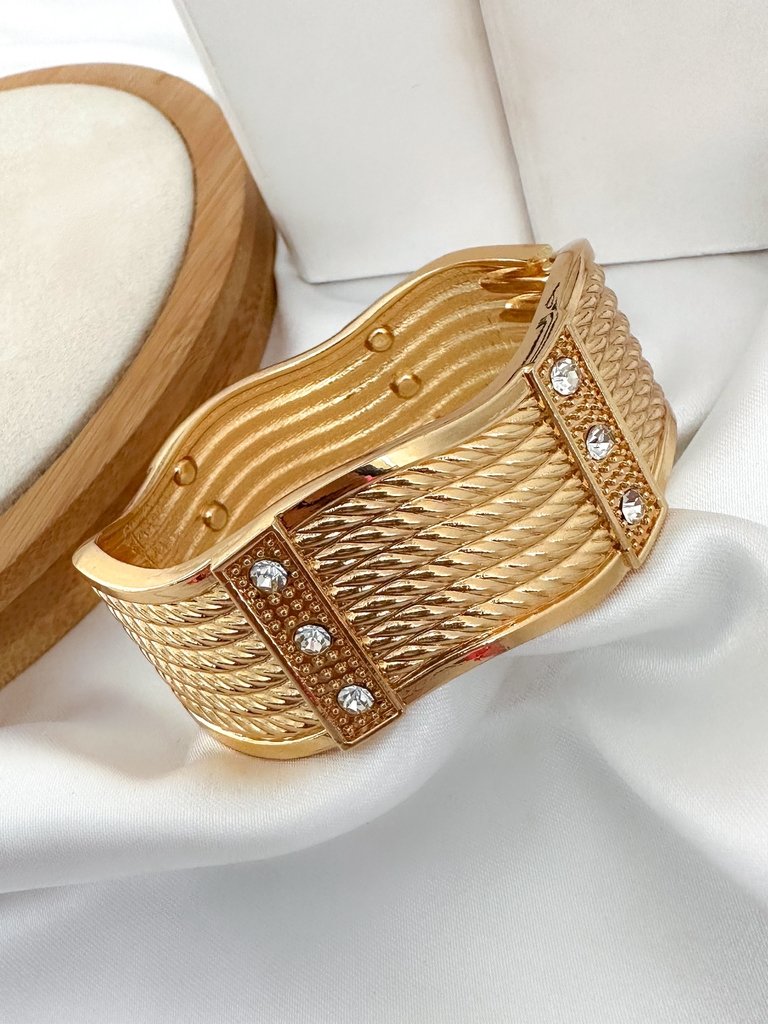 bracelete folheado a ouro 18k, prata 925 e Ródio designer ondas com pontos de luz